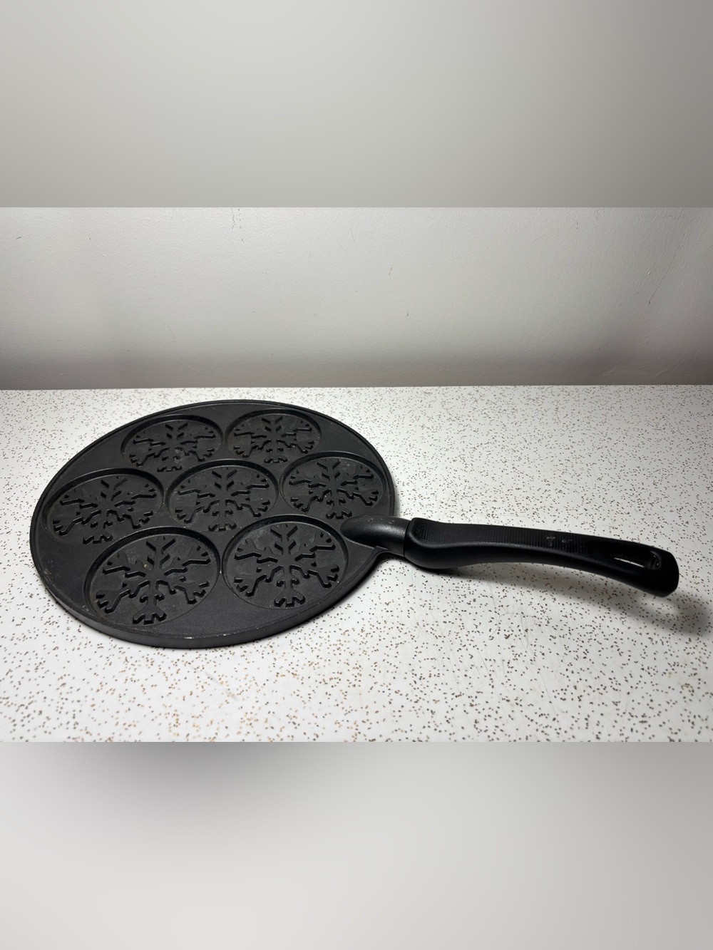 Vintage NordicWare snowflake pancake pan